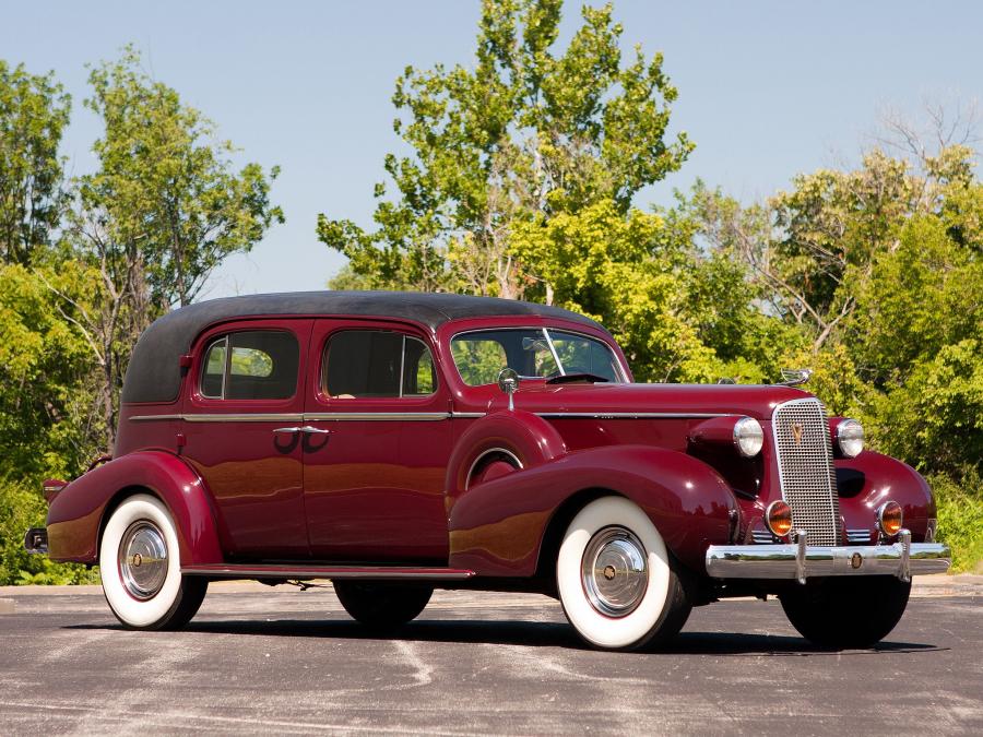  Cadillac Series 85 V12 Fleetwood Formal Sedan 1937 года  (фото 1 из 4)